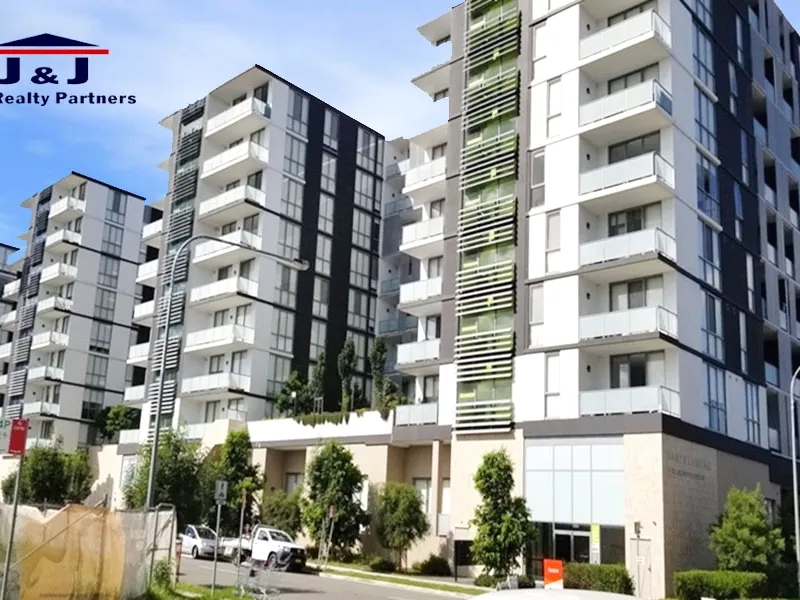 Spacious 2 bedrooms APT with uninterrupted Blue Mountain View