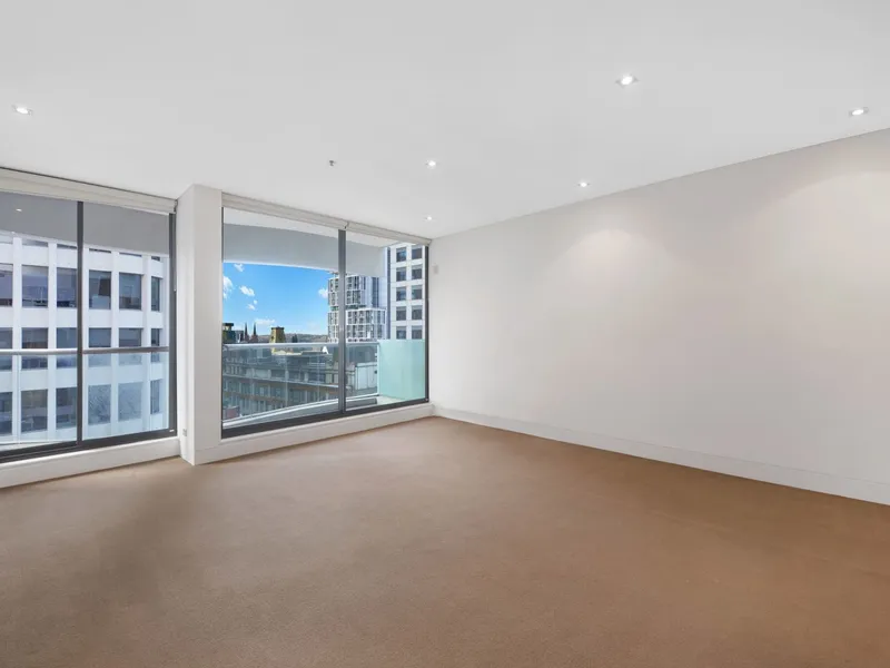 Large split level 3 bedroom sub penthouse in Harry Seidlers North building.