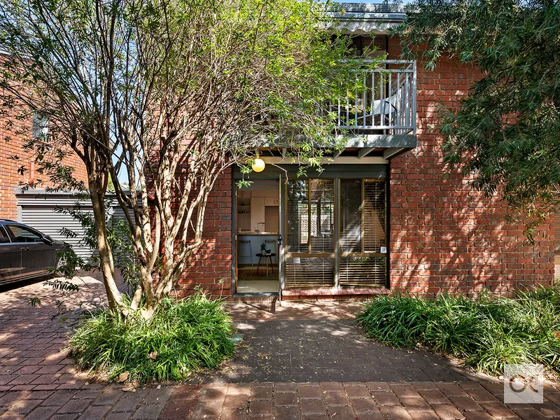 3 BEDROOM TOWNHOUSE - PRIVATE LEAFY SETTING