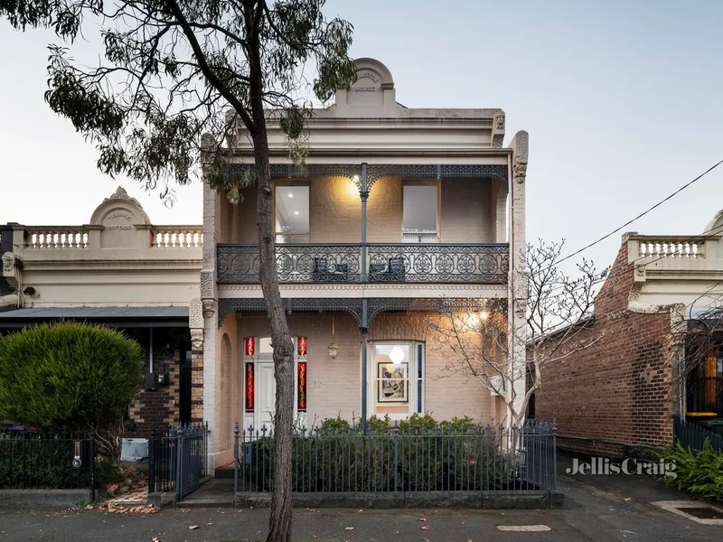 Light-filled family elegance with a luxury designer edge