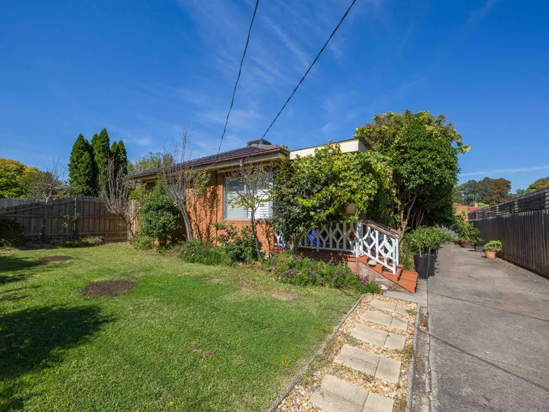 Comfortable Family Home Close to All