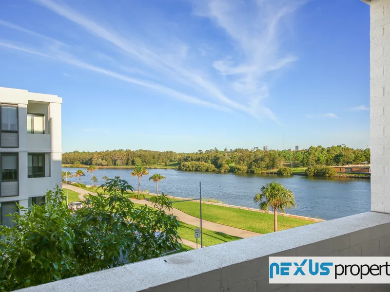 Chic Waterfront living 