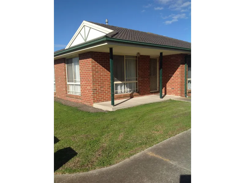 Stylish Townhouse in Bell Post Hill!