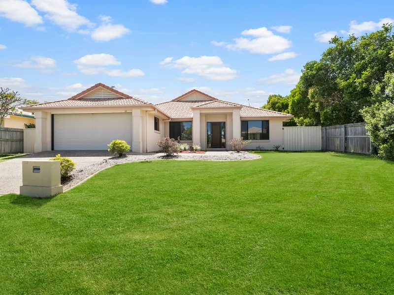 PRIME LOCATION -  HANDSOME BANKSIA BEACH RESIDENCE