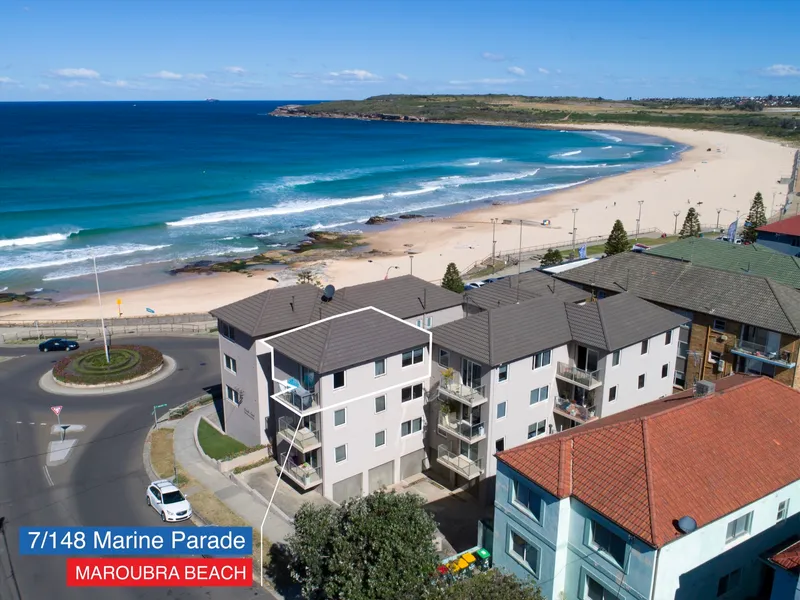 2 Bedroom Apartment Opposite Maroubra Beach with Great Ocean Views