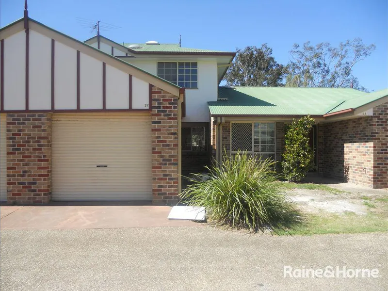 Modern Townhouse - Pool in Complex 