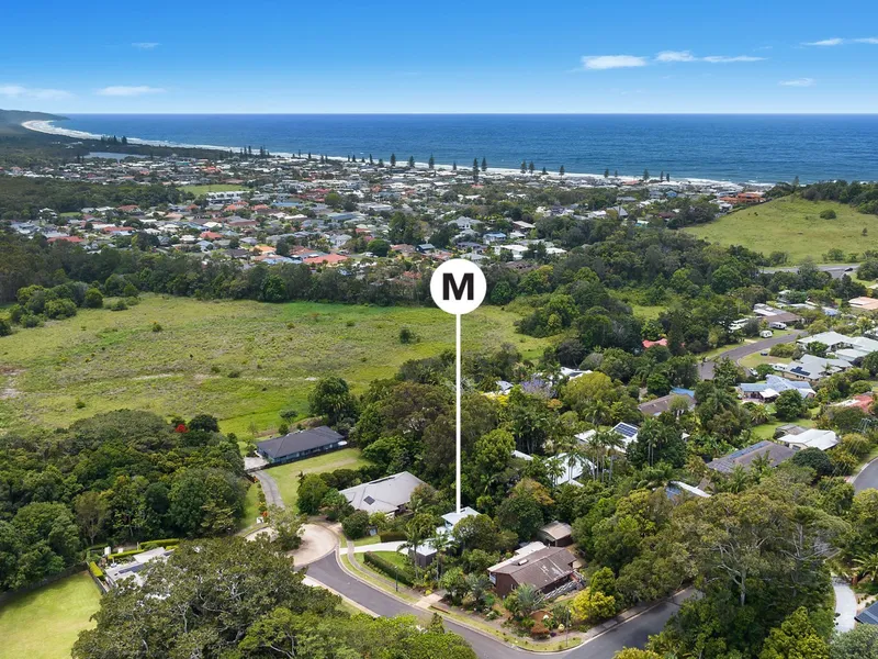 Private family haven just a 5 minute cycle into Lennox village