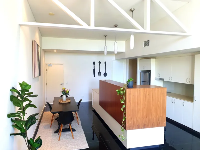 SOHO @ Varsity - Modern 3 Bedroom in the Heart of Varsity Lakes