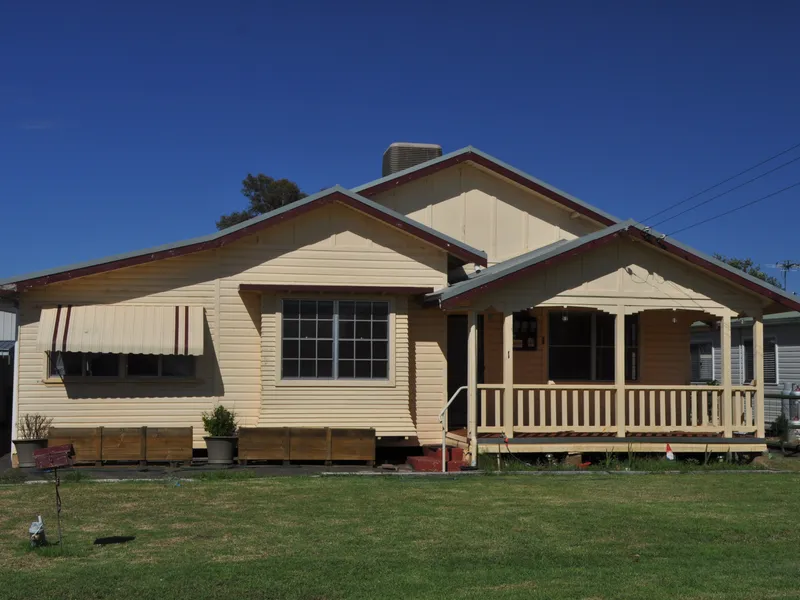 GREAT NEIGHBOURHOOD - IDEAL INVESTMENT!