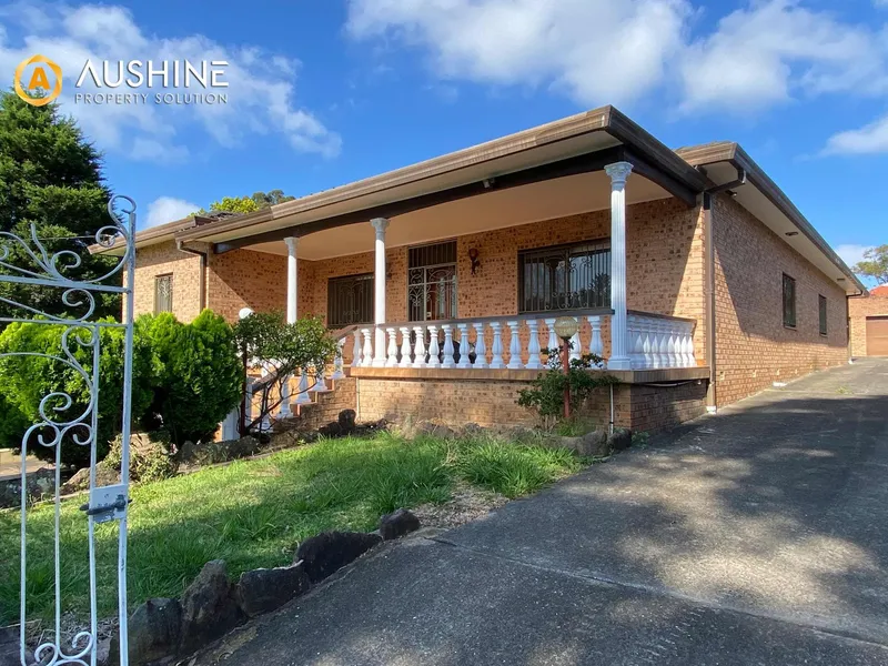 Spacious family home on quiet street, Walk to Chatswood Chase Shopping Centre,