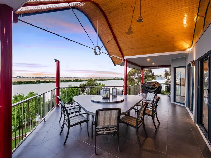 Opportunity of a lifetime to live overlooking the Murray River
