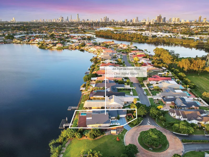 WATERFRONT TRANQUILLITY AND SINGLE LEVEL SOPHISTICATION