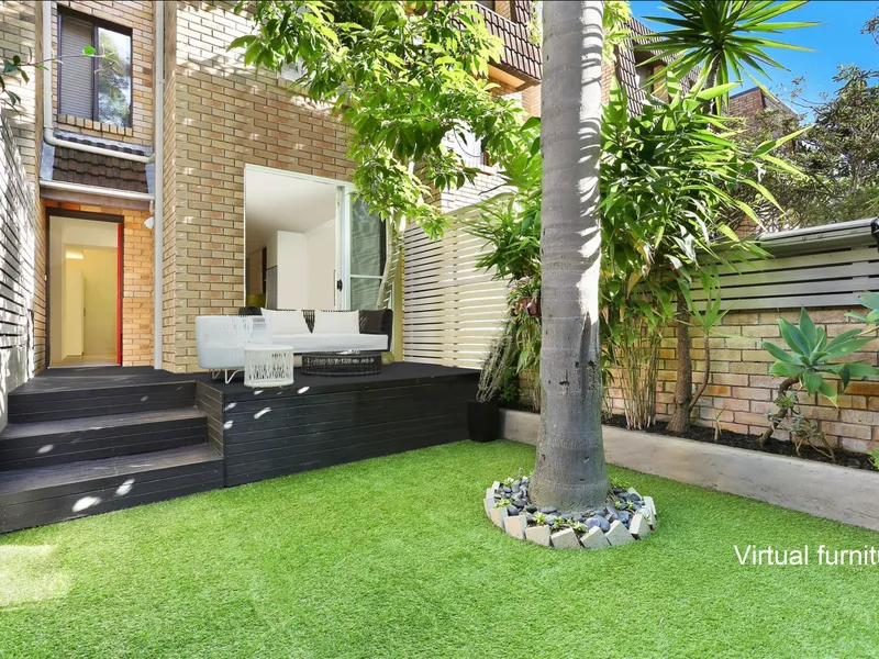 Terrace-style, Dual-Level Home, North-facing Garden