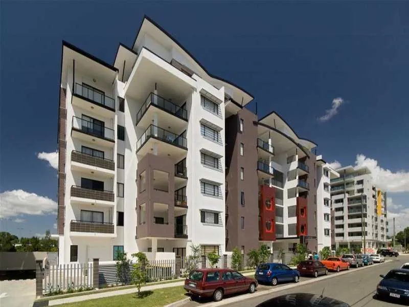 PARKLANE APARTMENTS - PERFECTLY LOCATED FOR EASY ACCESS TO WESTFIELDS