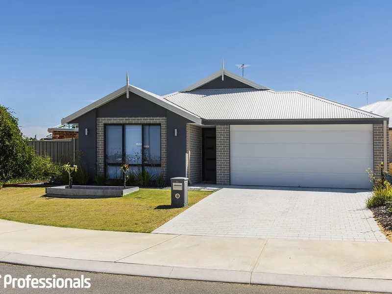 Escarpment living at its best.