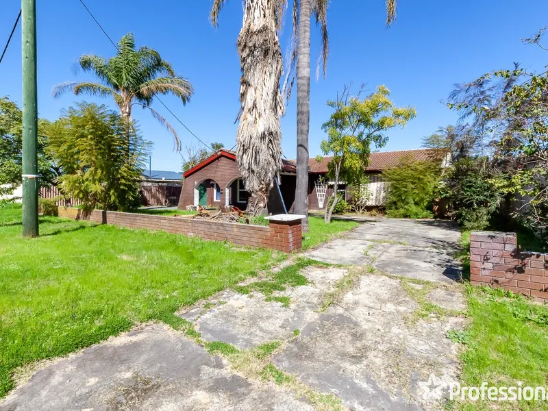 Large home, 739m2 block.