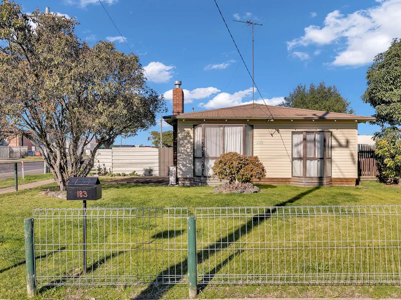 3 Bedroom Home In Norlane Close to Train Station