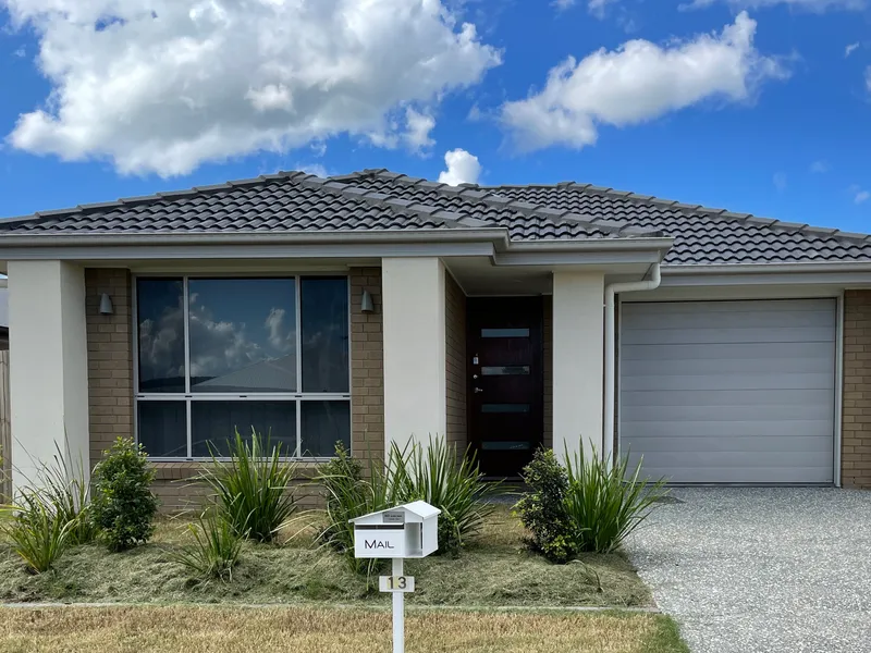 Modern Brand New 3 Bedroom Home With Huge Solar System!!