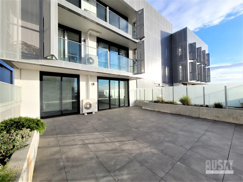 Brand New 3 bedroom luxury with a large outdoor area!