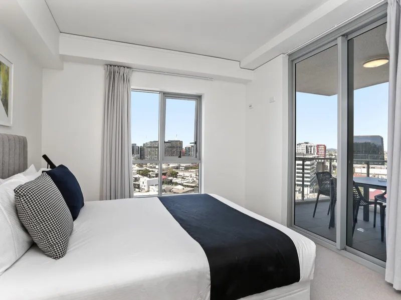 Incredibly Spacious 2 Bedrooms