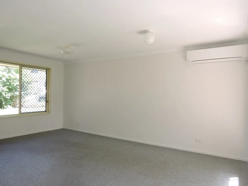 Air con, security grills, walk to schools, shops