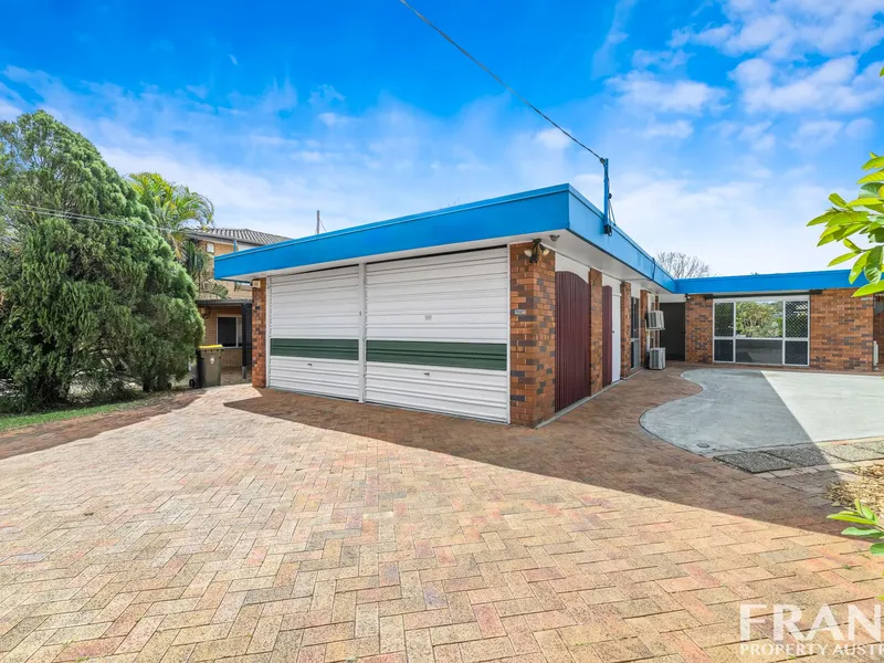 Quiet, convenient & spacious house situated in a cul-de-sac