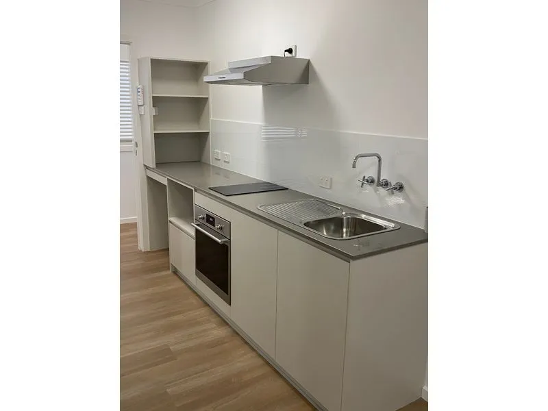 BRAND NEW Studio Apartment, with bathroom, kitchen and air con!!