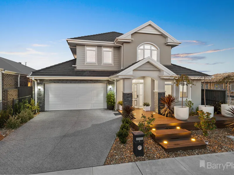 HAMPTONS-STYLE EX DISPLAY HOME