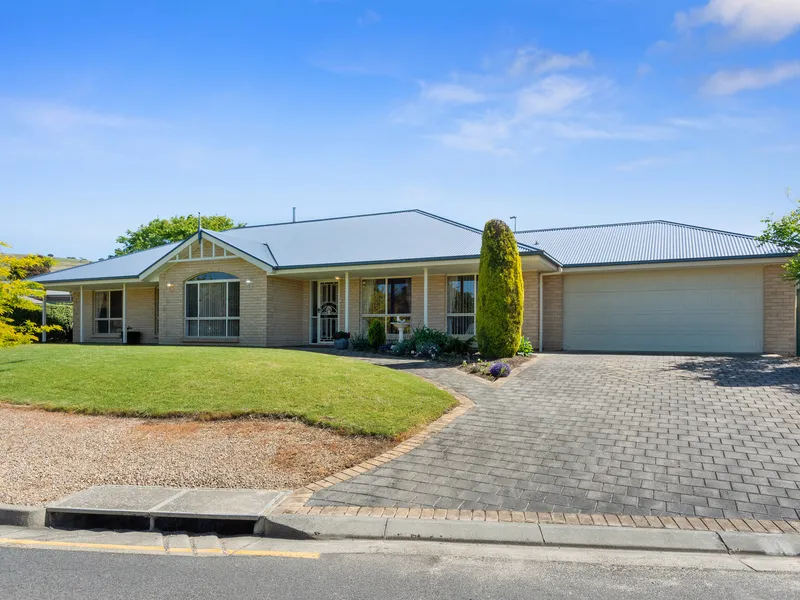 'PRIME' LOCATION - IMMACULATE RESIDENCE