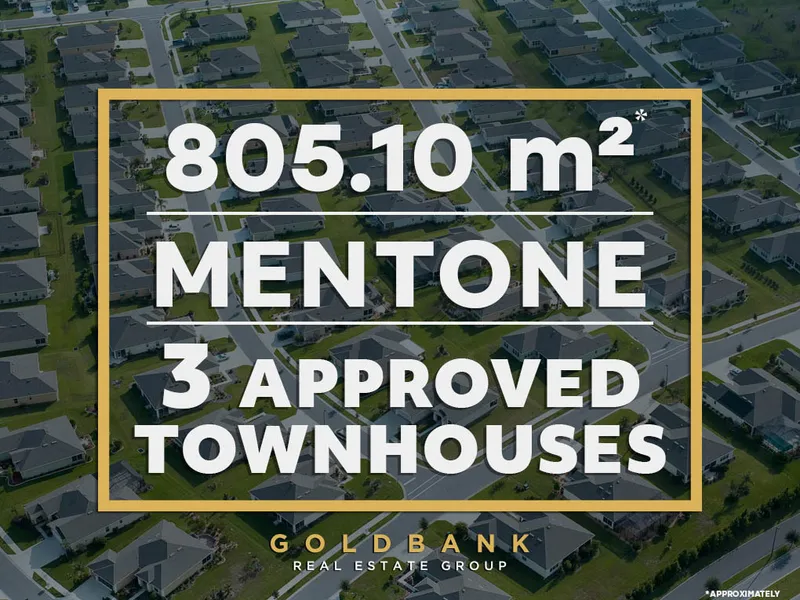 Site with permit for 3 townhouses in Mentone