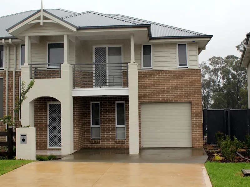 Near New Large Modern Family Home