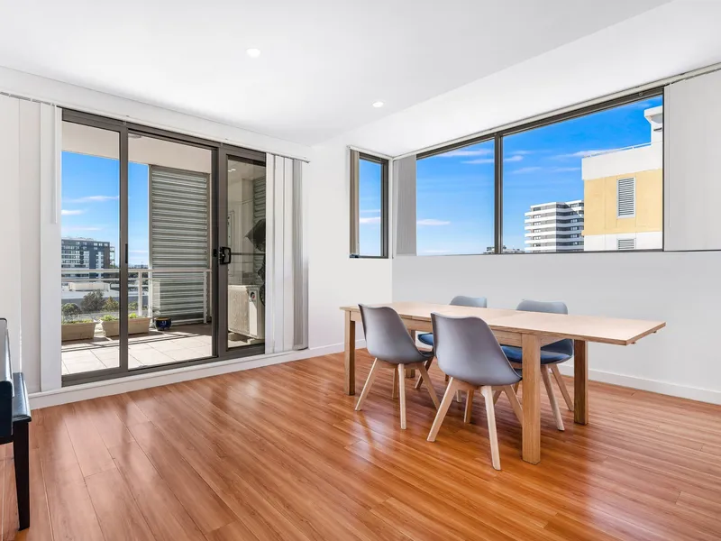 Immaculate North Facing 2BR Apartment For Lease!