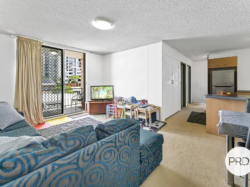 Wonderful investment or first home buy opposite The Broadwater...