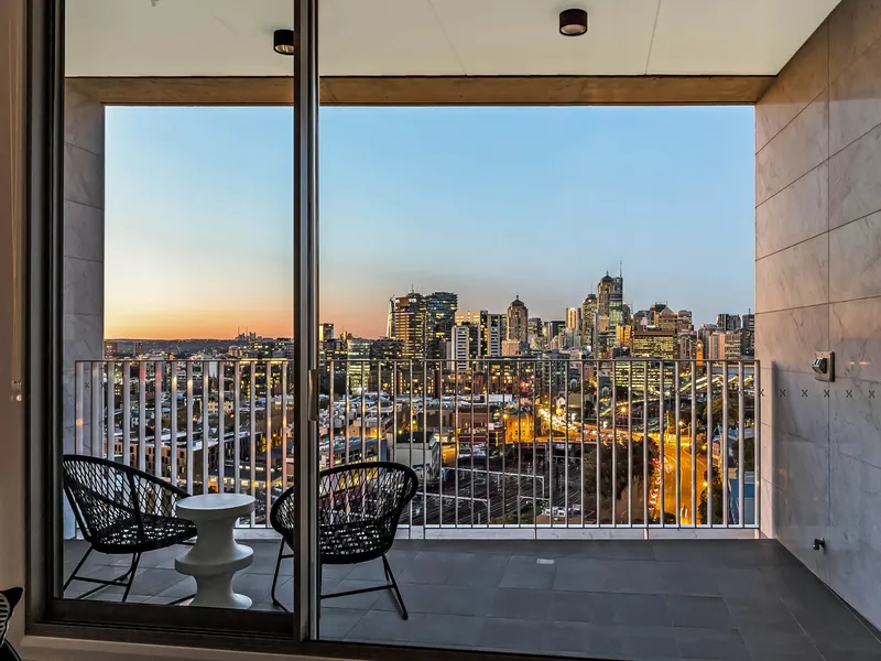 Unrivalled Views, Luxury and Convenience on the City’s Edge