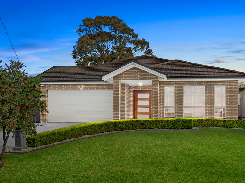 SPOTLESS SINGLE LEVEL-LEVEL BRICK HOME