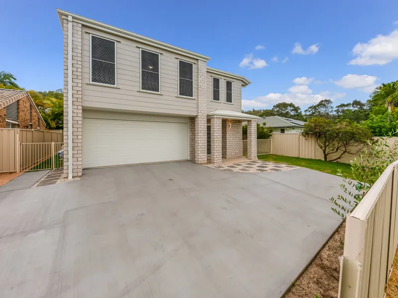 Contemporary Buderim Living