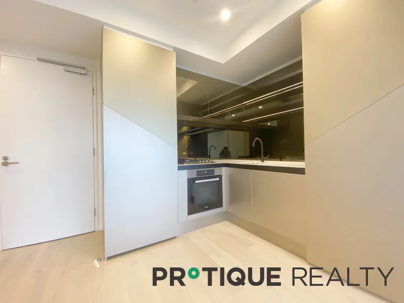 Premier Tower Unfurnished 2 Bedroom 1 Bathroom Apartment in the luxury building