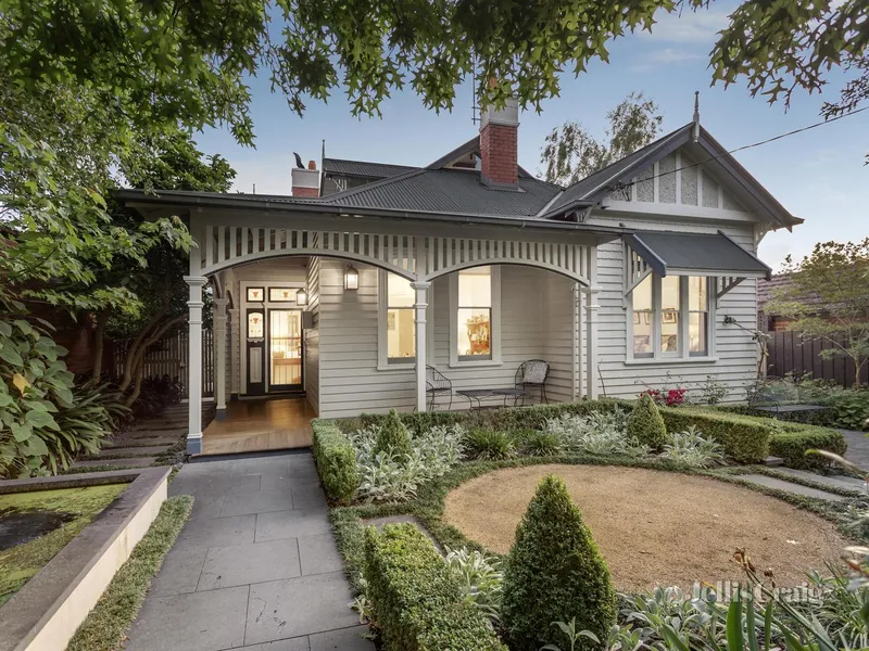 Edwardian elegance in elite pocket with ROW access