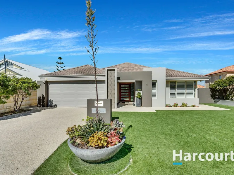 Immaculate & Modern Beachside Residence