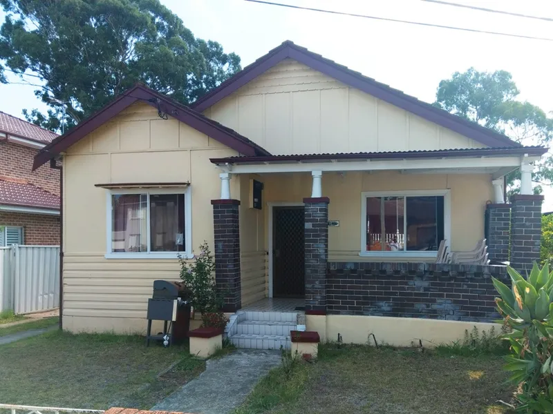 LARGE 3 BEDROOM HOME