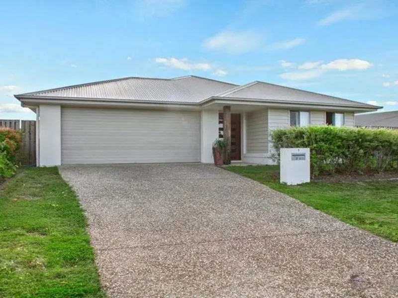 Genesis Estate - Beautiful & Spacious Family Home in an Ideal Location