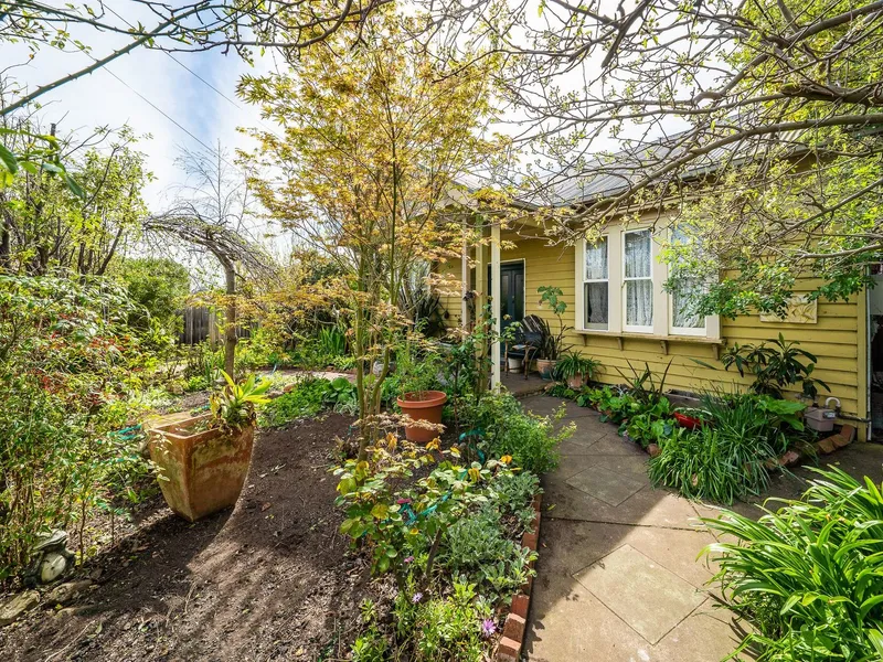 THREE BEDROOM HOME IN THE PRESTIGIOUS SOLDIERS HILL