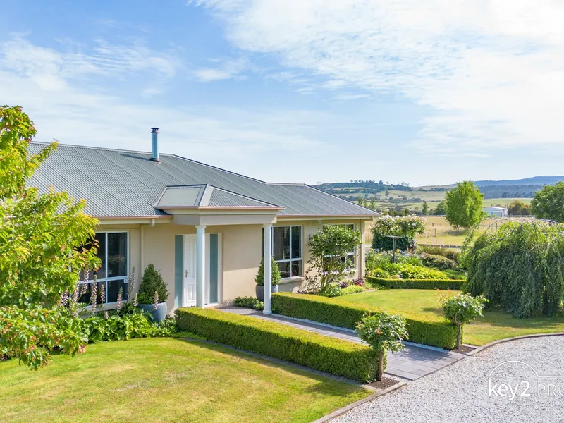 A Perfect Blend of Elegance and Rural Living