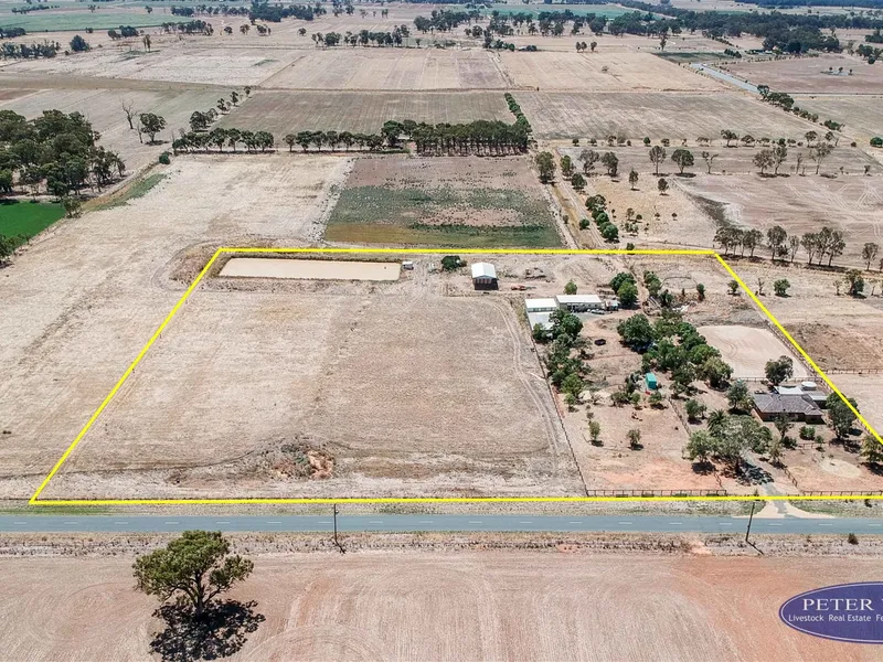 Impressively Stylish Home & 6.8Ha /17Ac