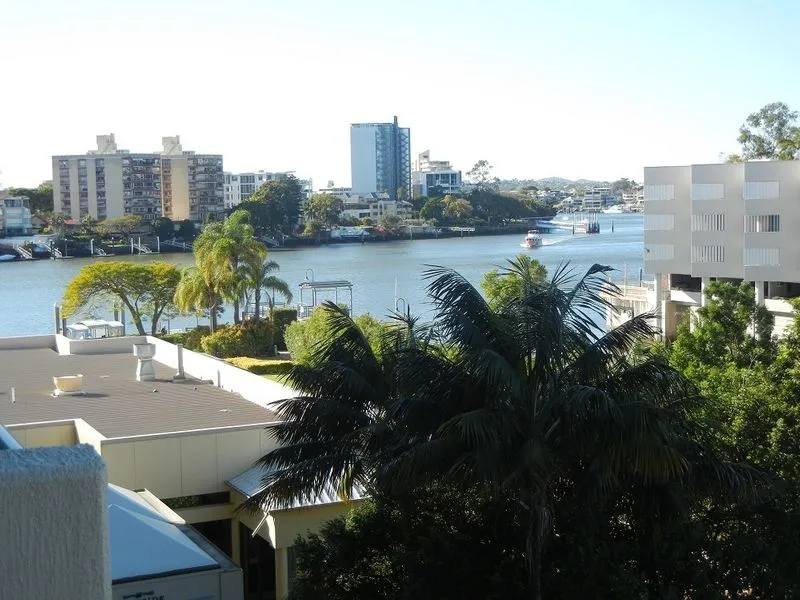 Spacious Riverfront Apartment with River Views and Easy Access to the City!