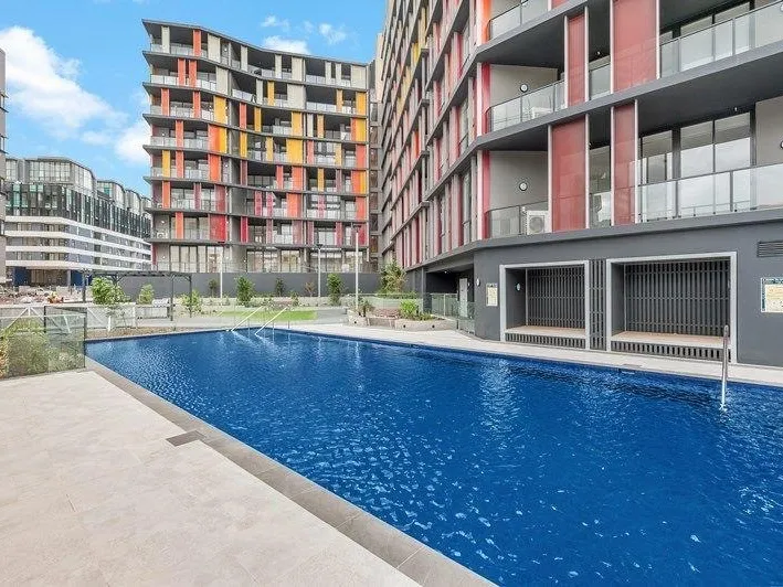 Next to new | Modern beauty with endless living space
