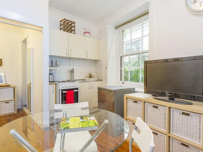Eaton  - Charming Fully Furnished Studio apartment