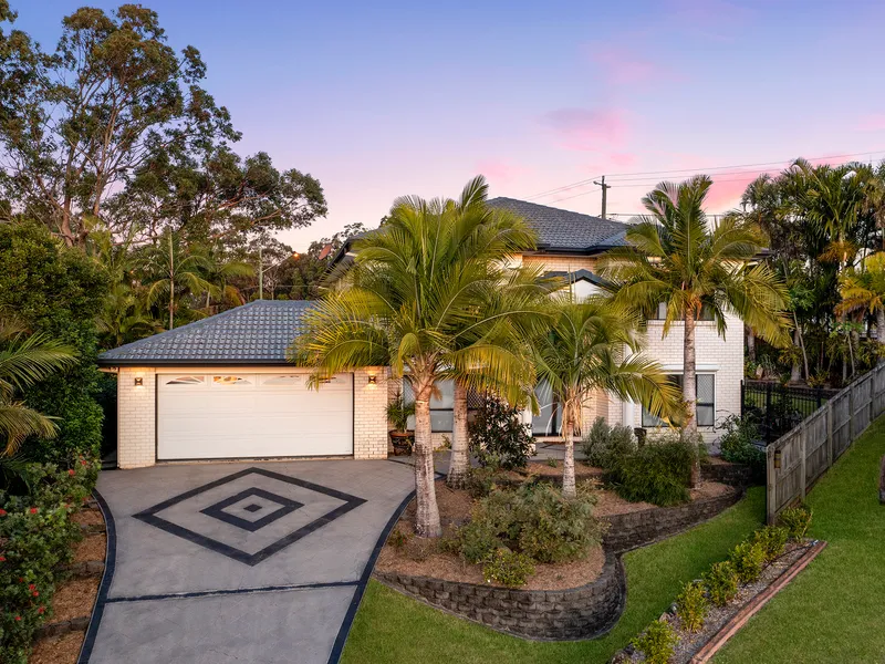 WHERE LUXURY LIVING MEETS LOCAL AMENITY.