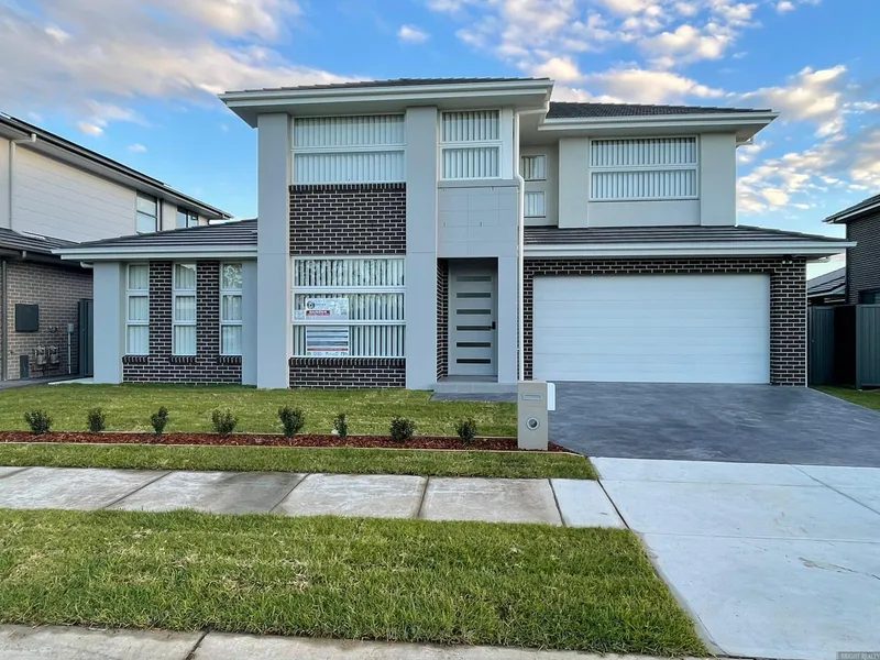 Amazing Double Storey House & Granny in Edmondson Park - Single Contract