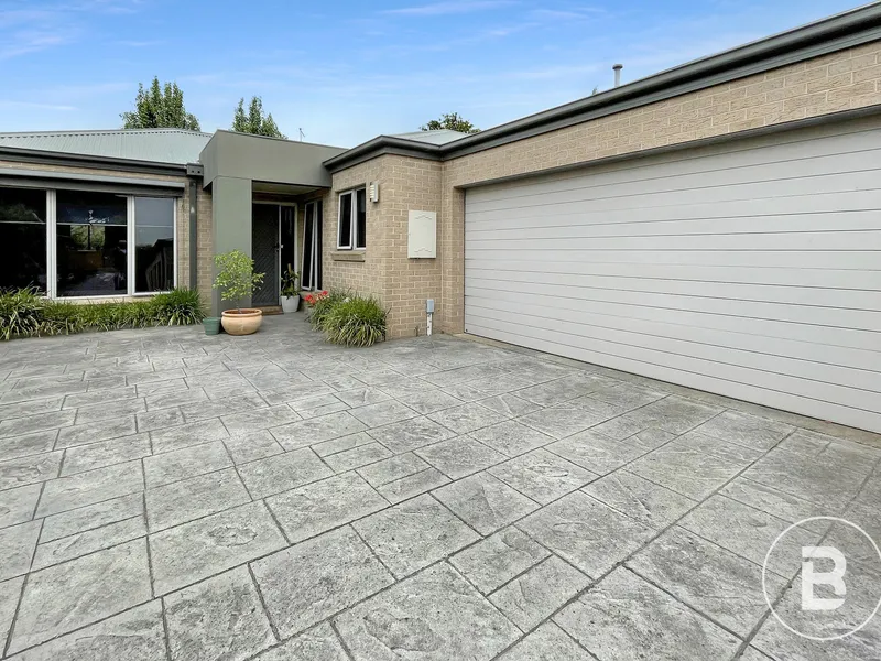 NEAT BRICK THREE BEDROOM HOME IN SOUGHT AFTER LOCATION